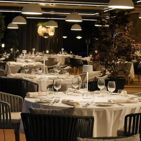 Santa Marina Sea View דירה סוזופול