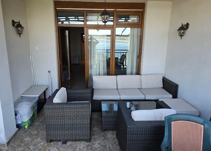 Santa Marina Sea View Apartment