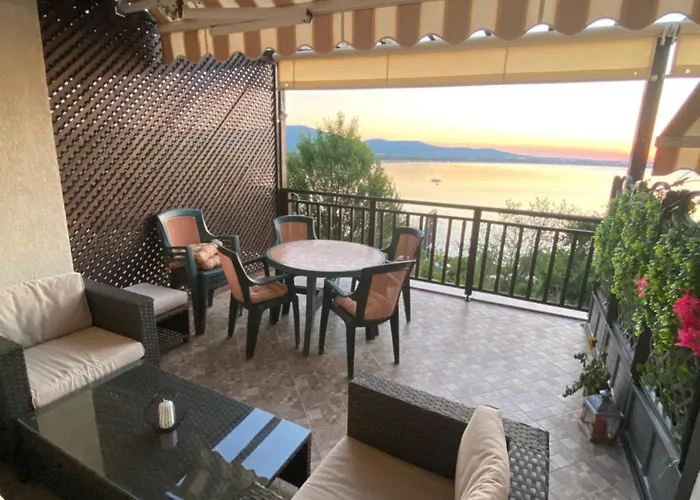 Apartment Santa Marina Sea View